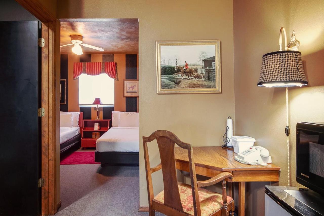 Wamego Simmer Motel מראה חיצוני תמונה