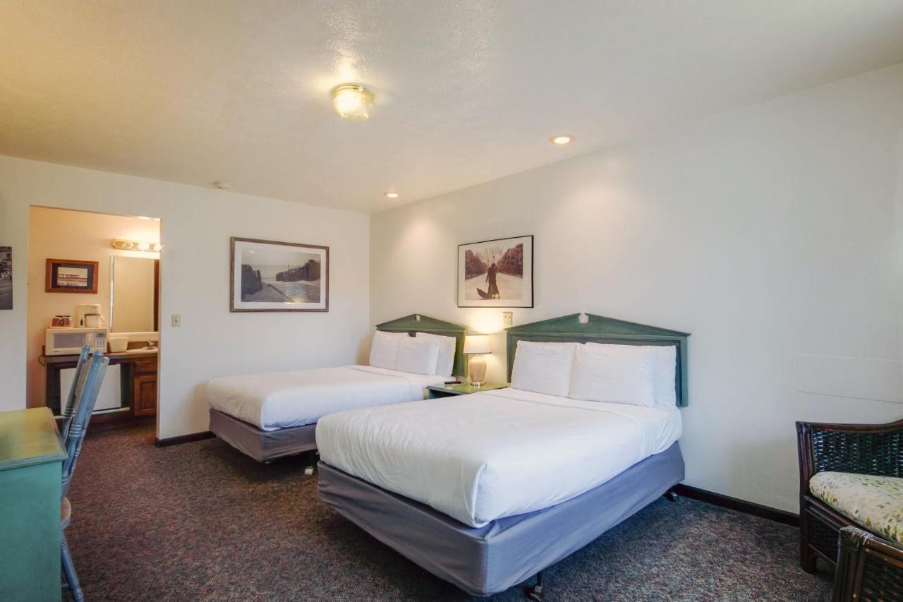 Wamego Simmer Motel מראה חיצוני תמונה