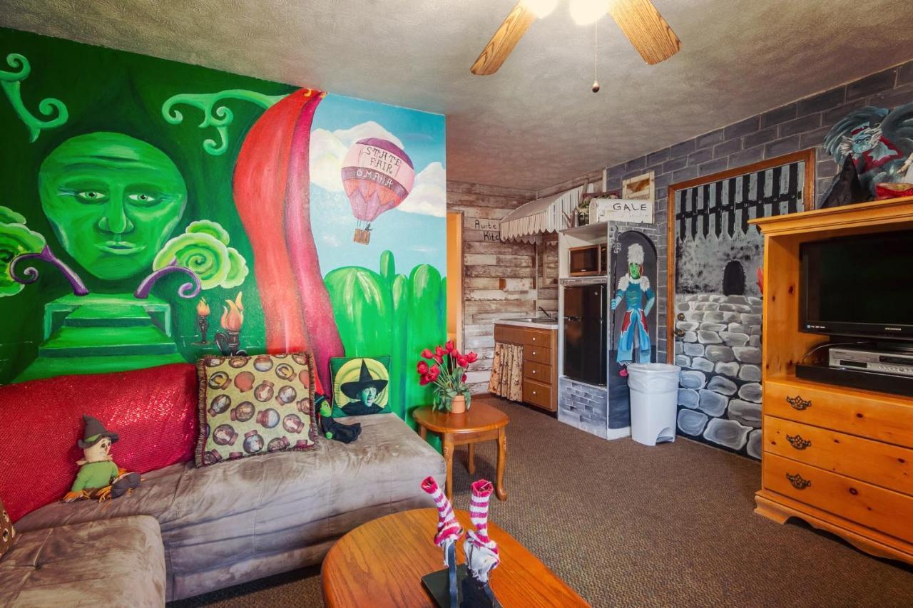Wamego Simmer Motel מראה חיצוני תמונה