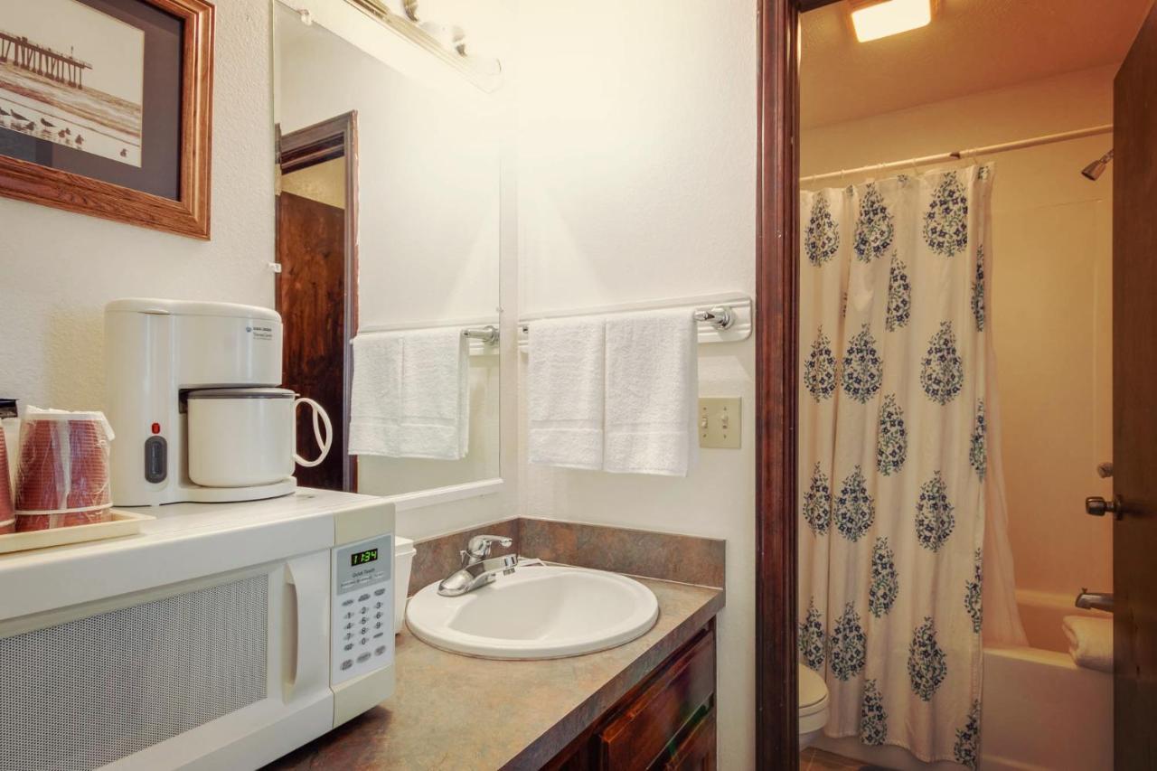 Wamego Simmer Motel מראה חיצוני תמונה