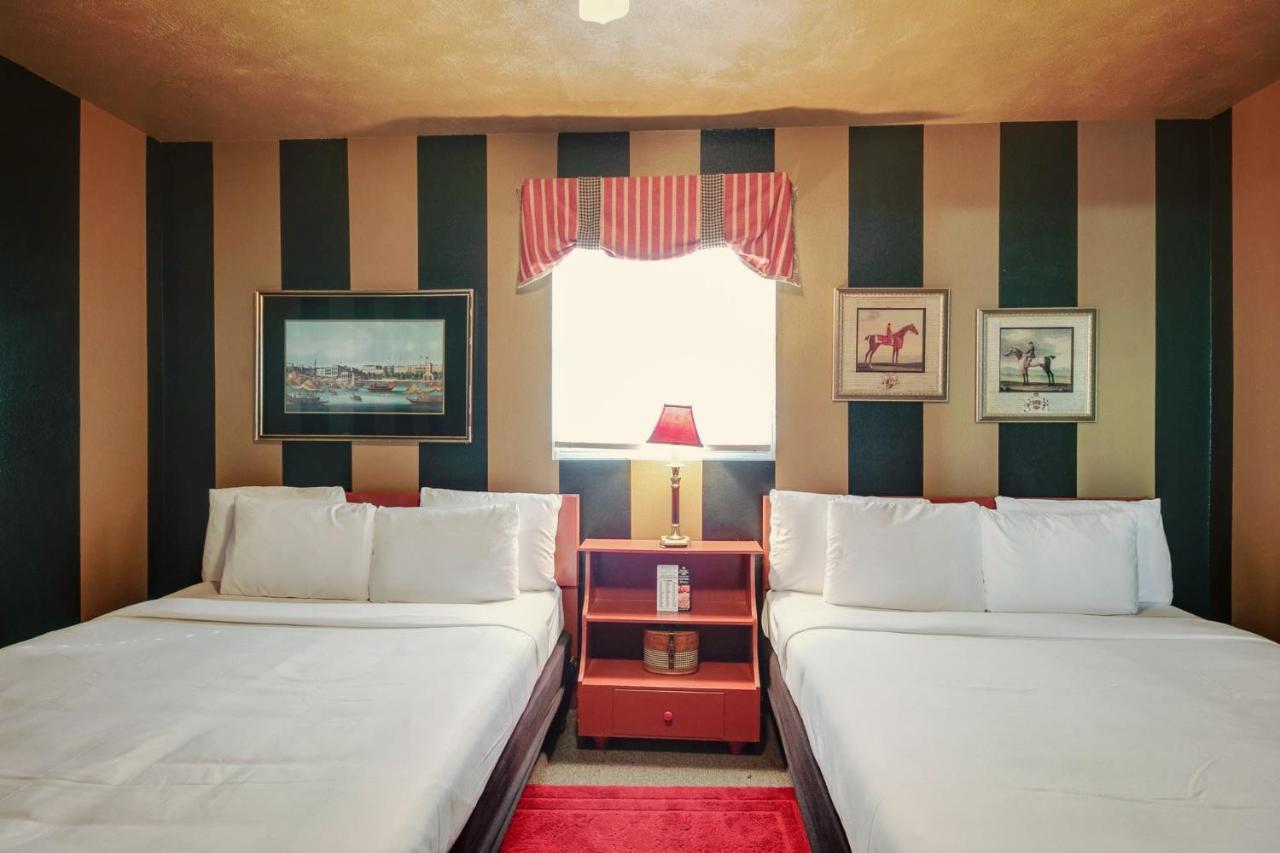 Wamego Simmer Motel מראה חיצוני תמונה