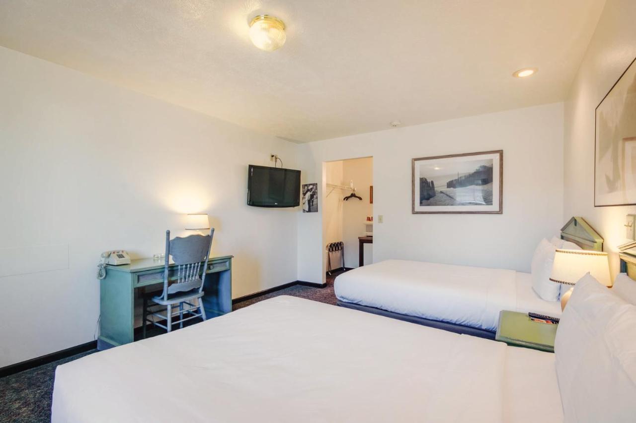 Wamego Simmer Motel מראה חיצוני תמונה