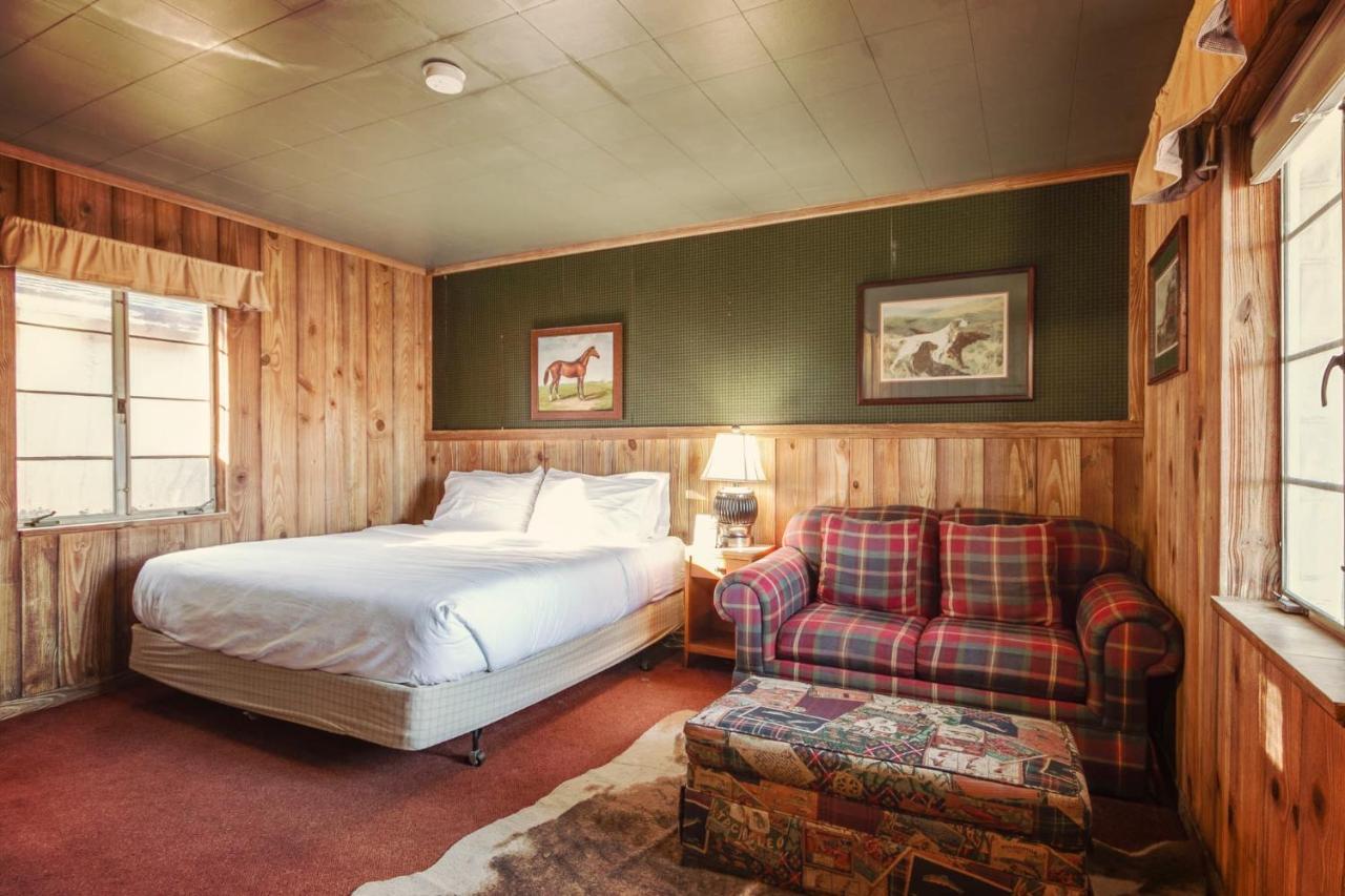 Wamego Simmer Motel מראה חיצוני תמונה