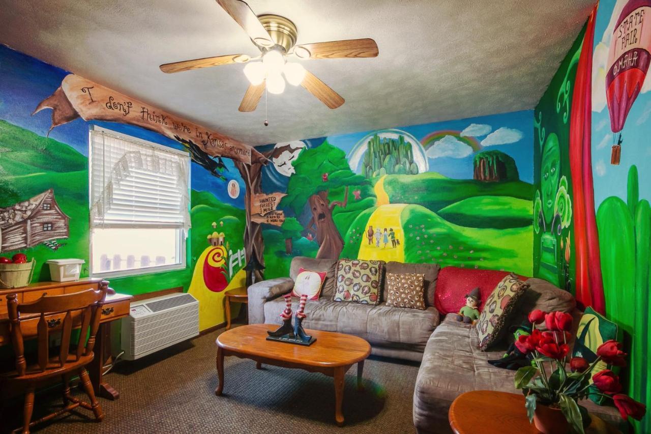Wamego Simmer Motel מראה חיצוני תמונה