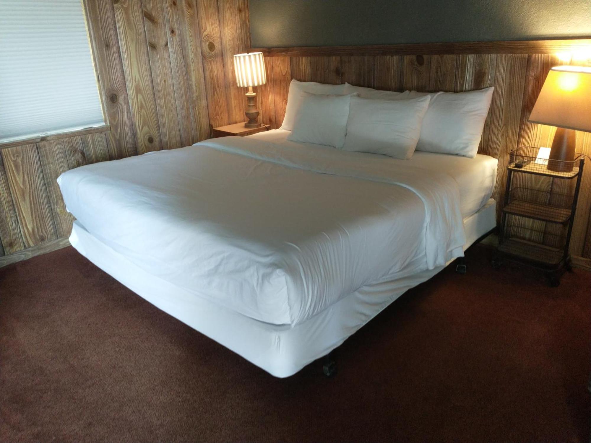 Wamego Simmer Motel מראה חיצוני תמונה